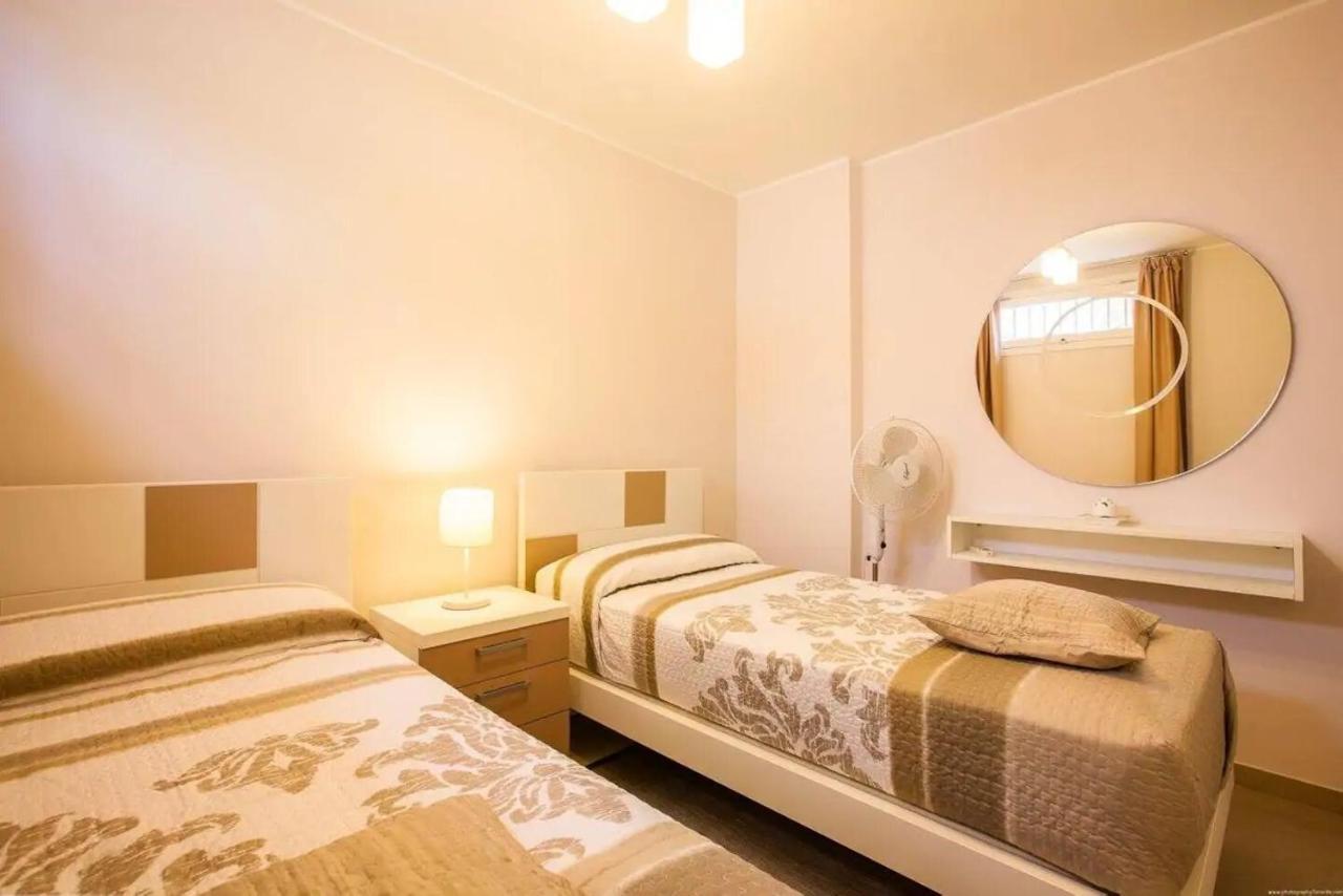 1 Bedroom Apartment For 4 People In Tenerife Costa Adeje  Exterior photo