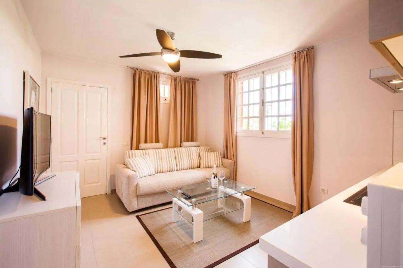 1 Bedroom Apartment For 4 People In Tenerife Costa Adeje  Exterior photo